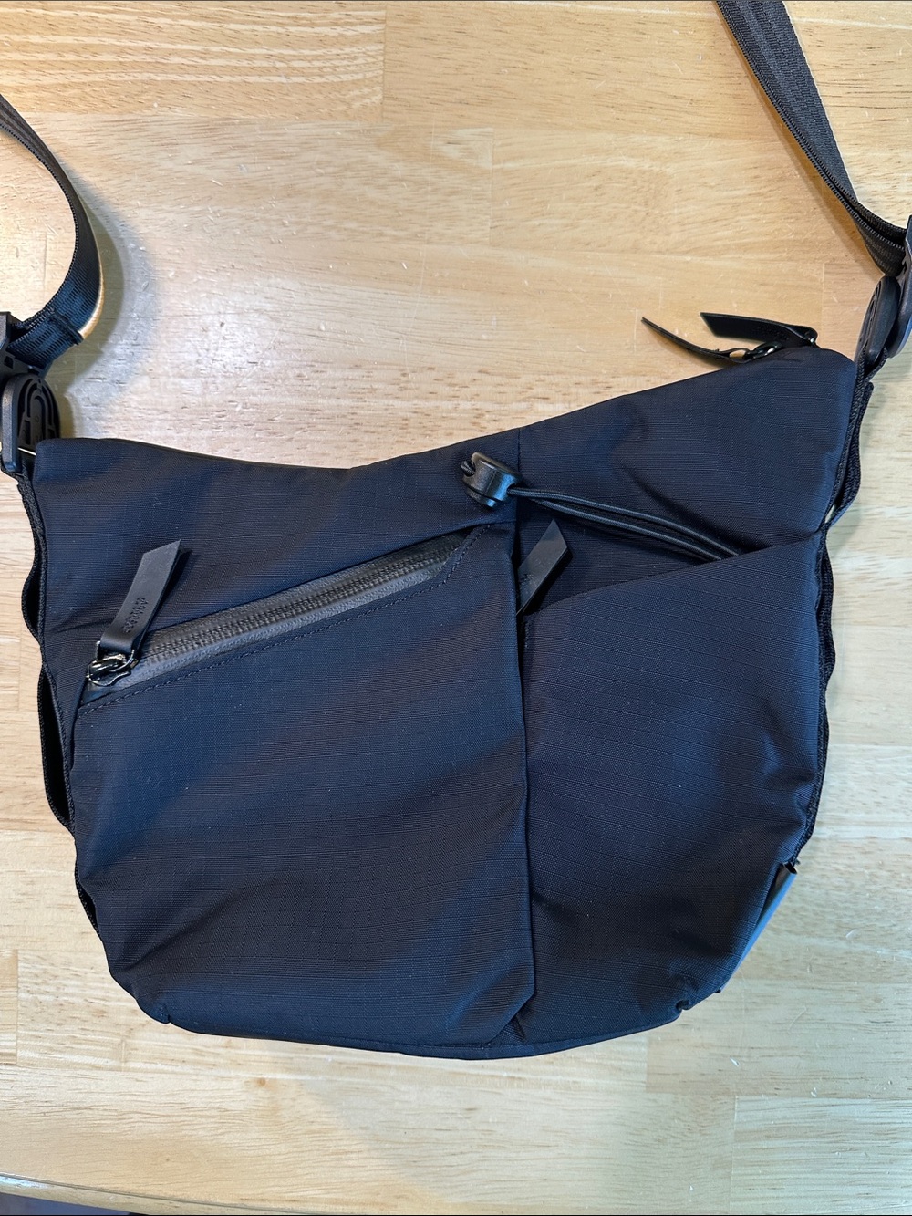 Alpaka Flow Satchel 2L Black Crossbody Messenger Bag - Minimal Shoulder Bag - Picture 9 of 10